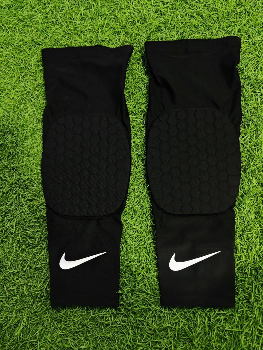 Rodillera Nike Negra